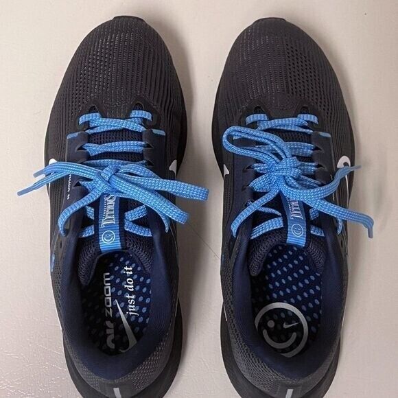 Nike Zoom Pegasus 40 Titans Running Shoes, Men's 7 / Women's 8.5