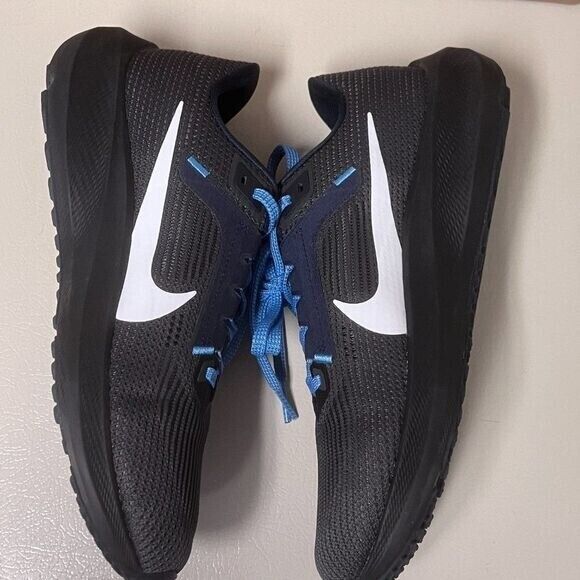 Nike Zoom Pegasus 40 Titans Running Shoes, Men's 7 / Women's 8.5