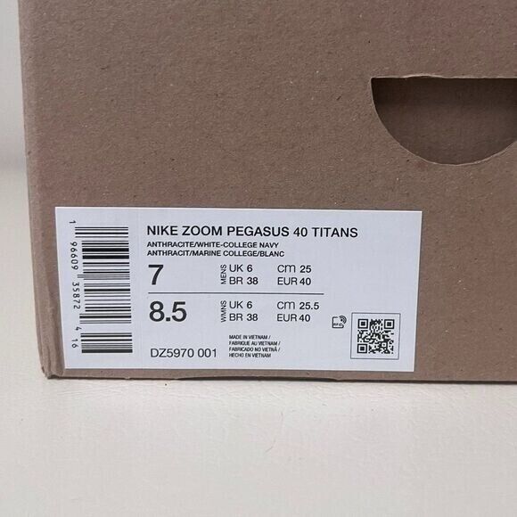 Nike Zoom Pegasus 40 Titans Running Shoes, Men's 7 / Women's 8.5