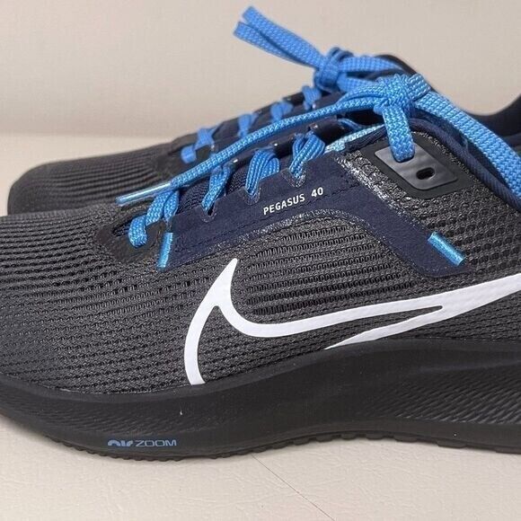 Nike Zoom Pegasus 40 Titans Running Shoes, Men's 7 / Women's 8.5