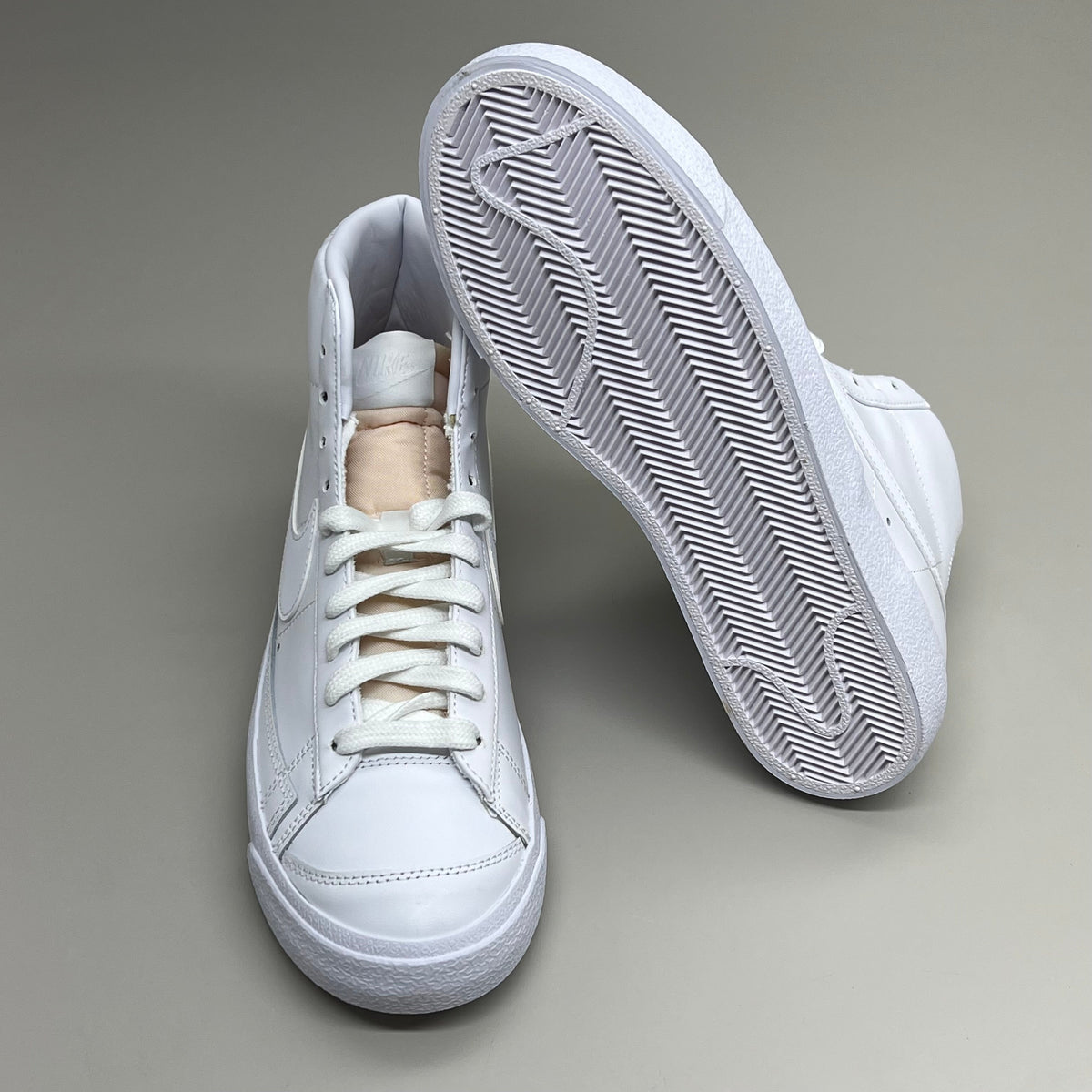 NIKE Blazer Mid 77' High-top Shoes SZ Womens 9 Mens 7.5 White & Peach CZ1055-117