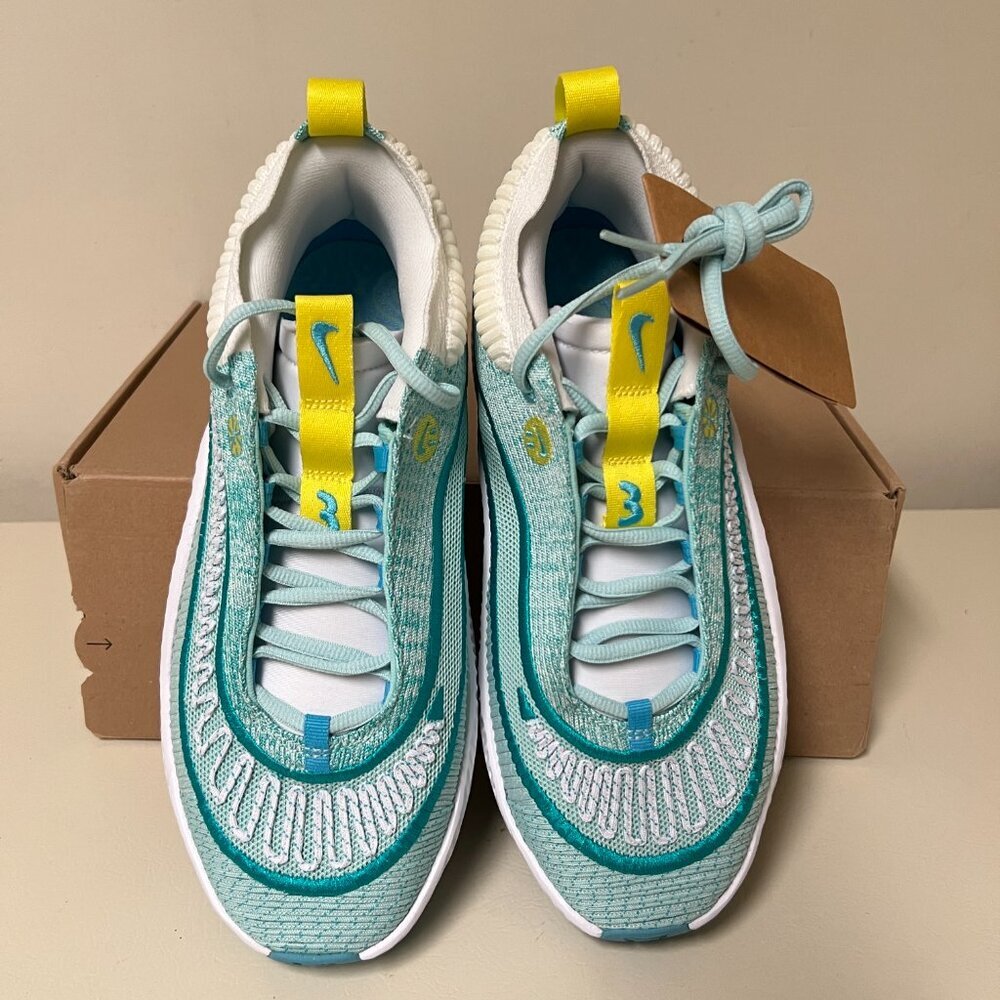 Nike Cosmic Unity 3 Basketball Shoes, Men's 8.5 / Women's 10